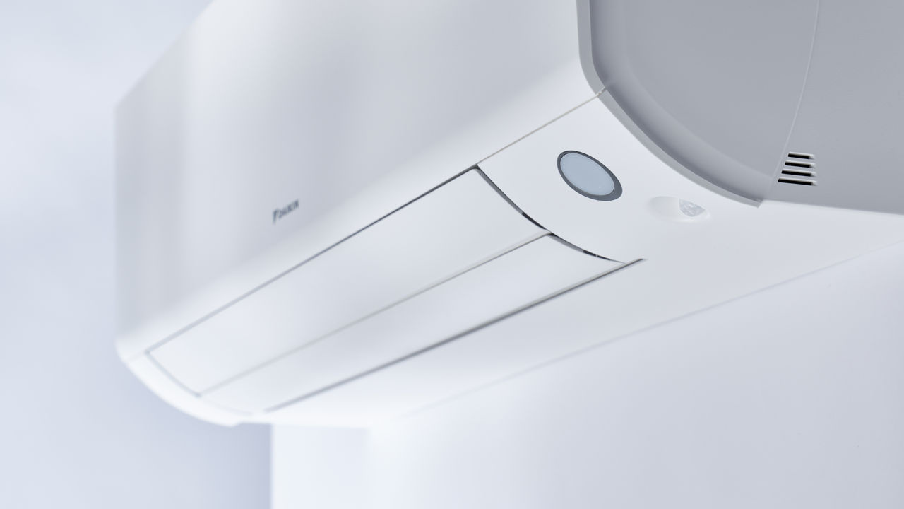 mp19 Daikin Perfera Wall Mounted Air Conditioner - Image 1